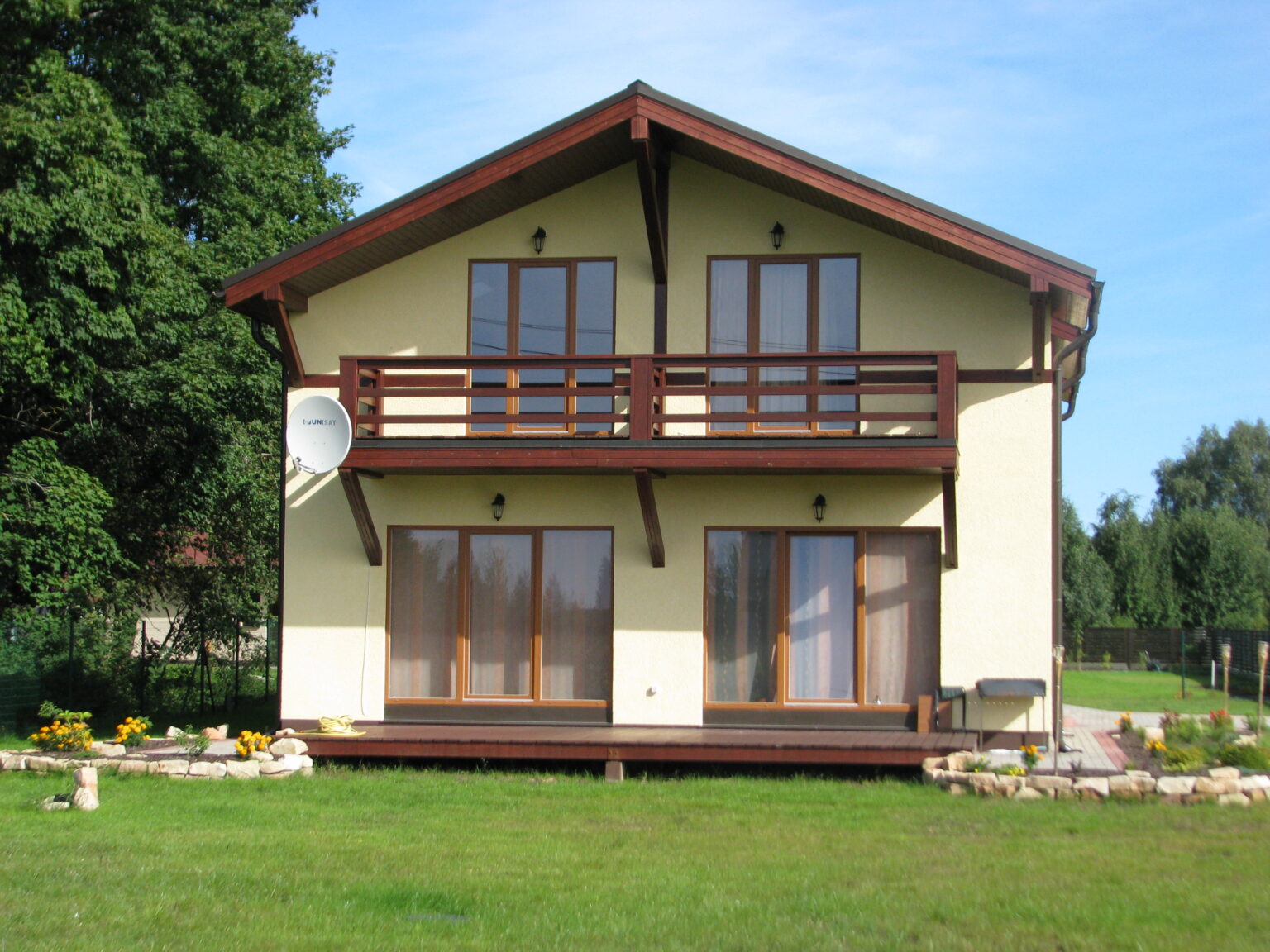 KOKA PANEĻU MĀJAS - WOOD PANEL HOUSES